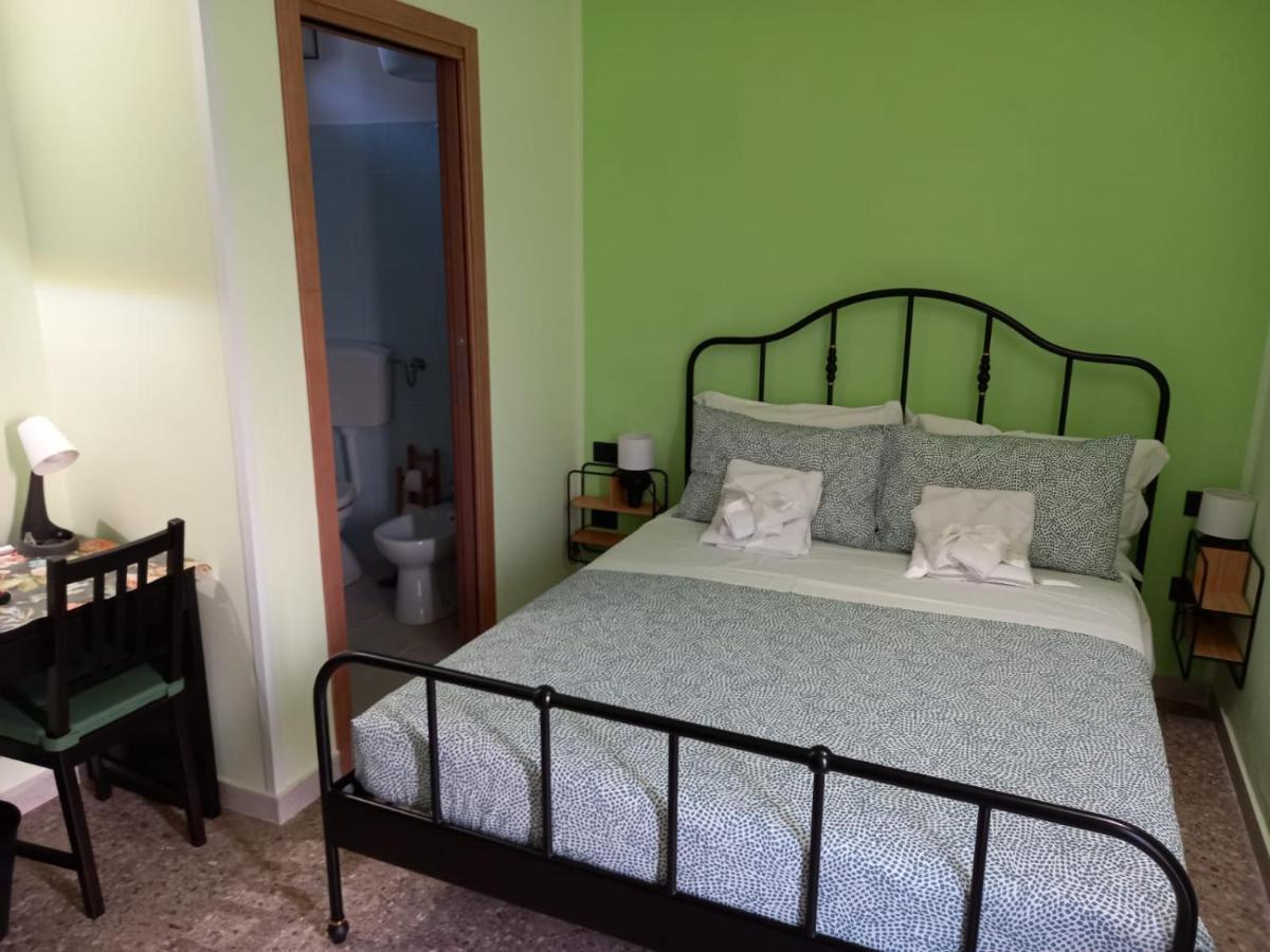Green Sea Bed & Breakfast Elena Marina エクステリア 写真